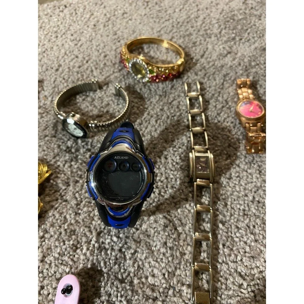 Mixed Lot of 25+ Watches For Parts Or Repair - PLEASE READ